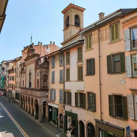 Da Pardis Via Broseta بيت ضيافة 3*